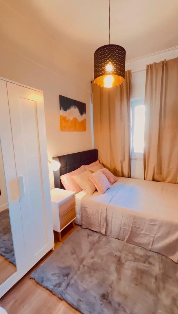 Quarto Av de Roma em Av. de Roma, Lisboa, Portugal